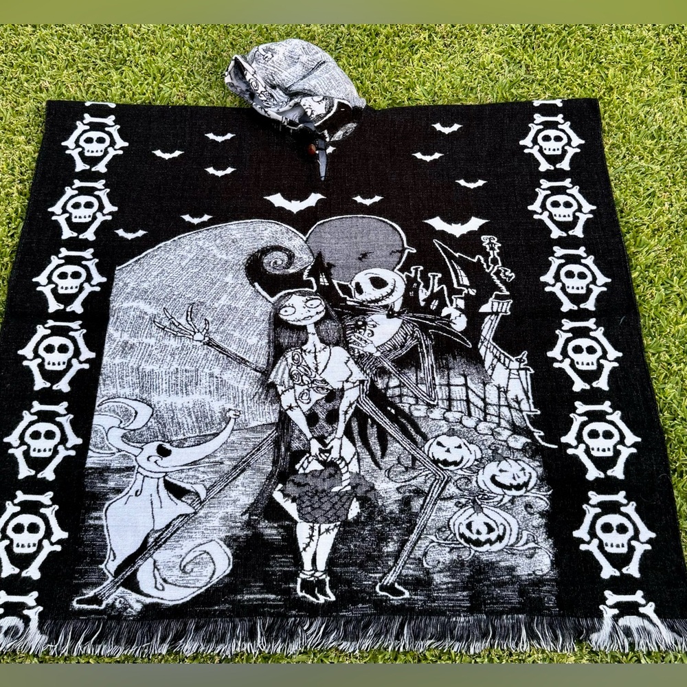 Jack and Sally alpaca wool poncho, unisex, hooded, handmade in Ecuador.